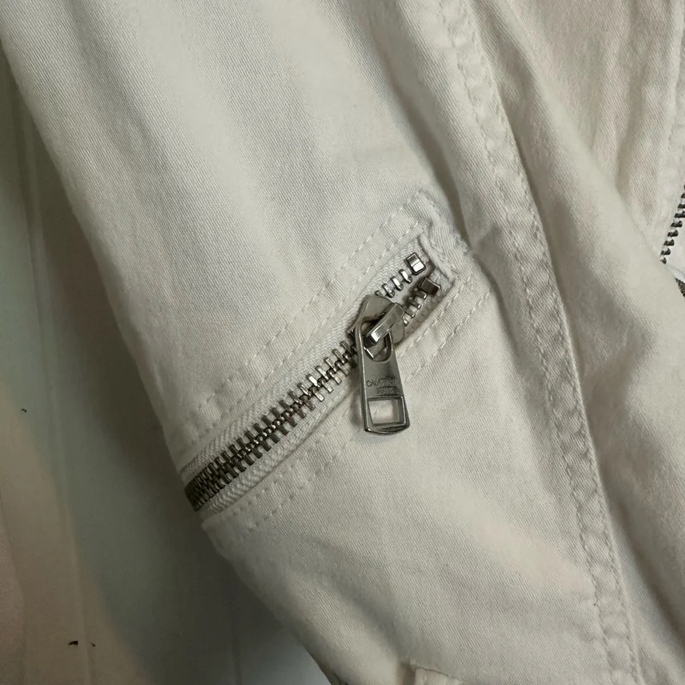 Calvin Klein Jeans Cropped White Moto Jacket, size M - Picture 6 of 13